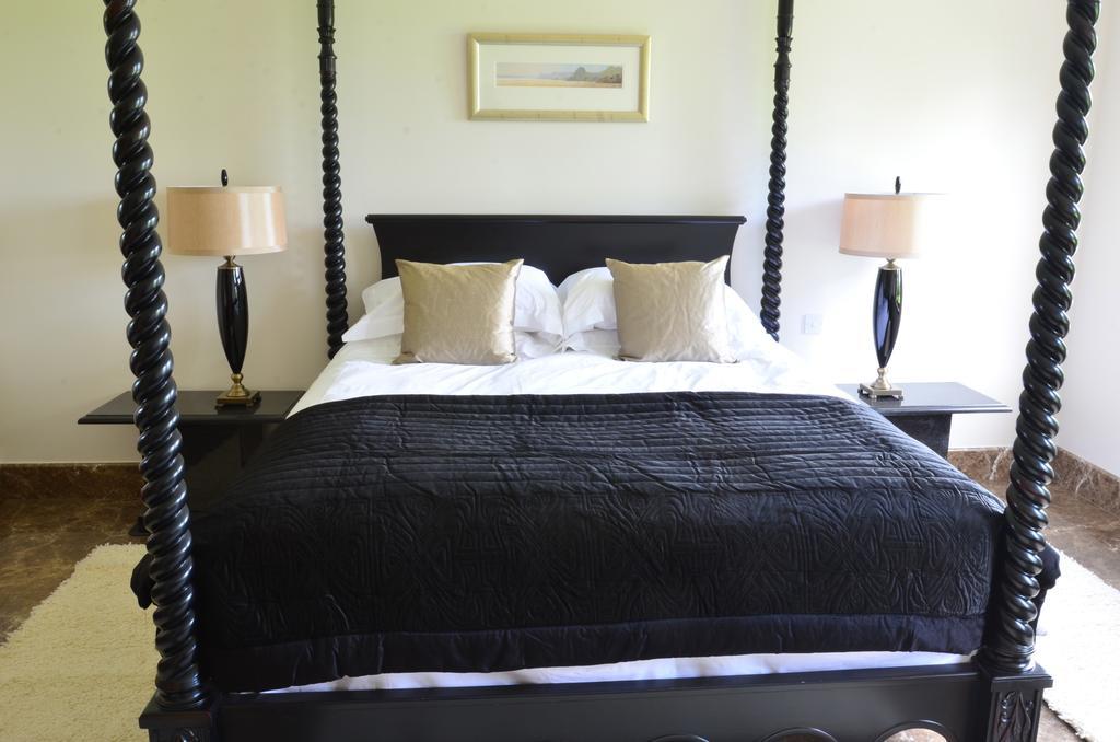 Llwyn Helyg Country House Hostal Carmarthen Habitación foto